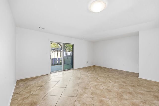 310 75th Ave N Apt 10, Myrtle Beach, SC 29572