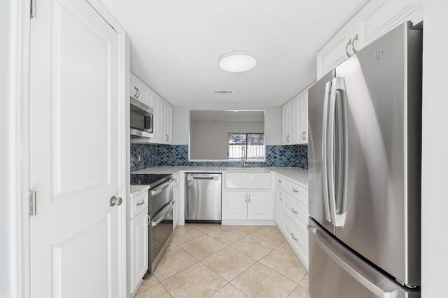 310 75th Ave N Apt 10, Myrtle Beach, SC 29572