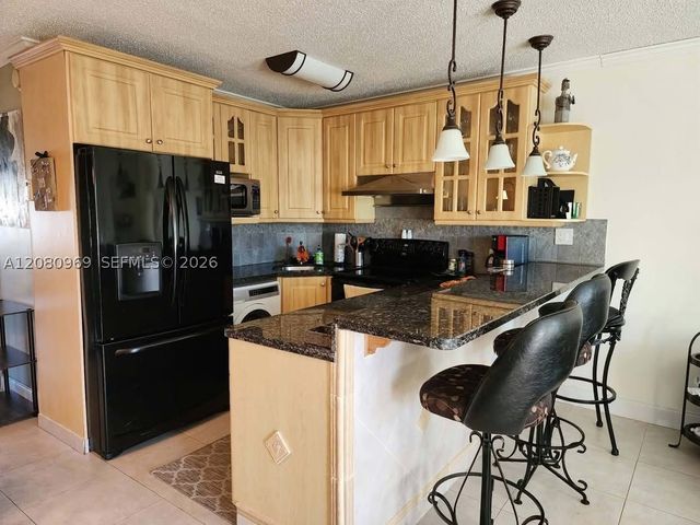 15600 NE 6th Ave 27D, Miami, FL 33162