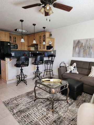 15600 NE 6th Ave 27D, Miami, FL 33162