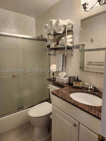 15600 NE 6th Ave 27D, Miami, FL 33162