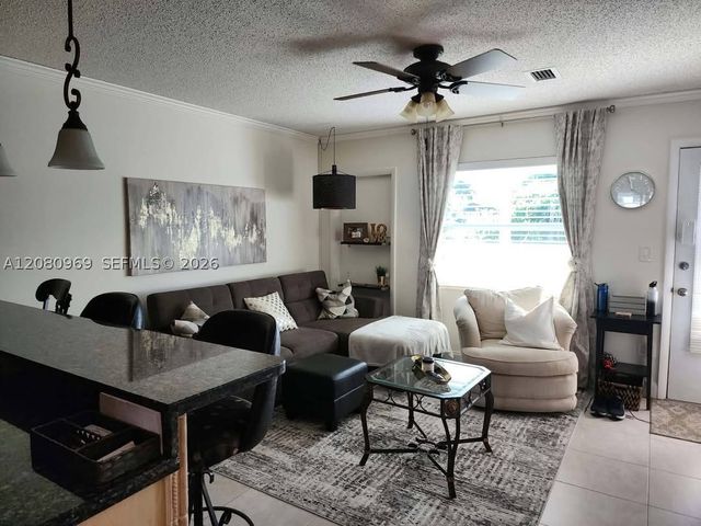 15600 NE 6th Ave 27D, Miami, FL 33162