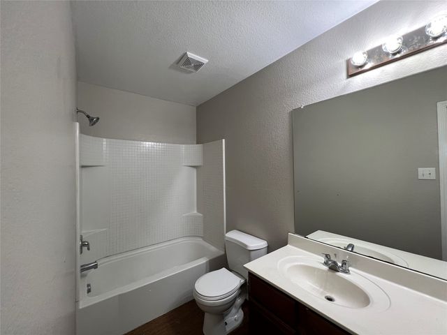 8453 Shallow Creek Drive, Fort Worth, TX 76179