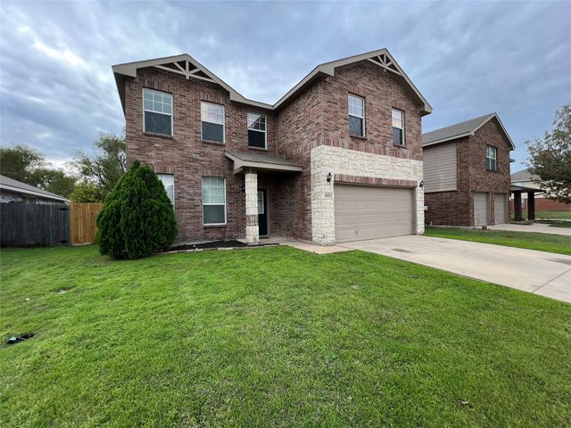 8453 Shallow Creek Drive, Fort Worth, TX 76179