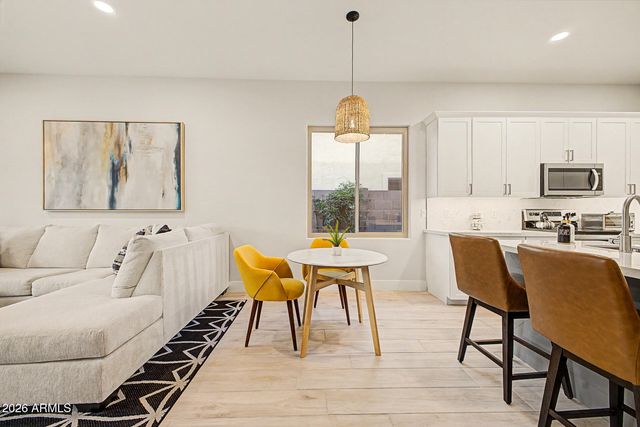 7236 W PARADISE Lane, Peoria, AZ 85382