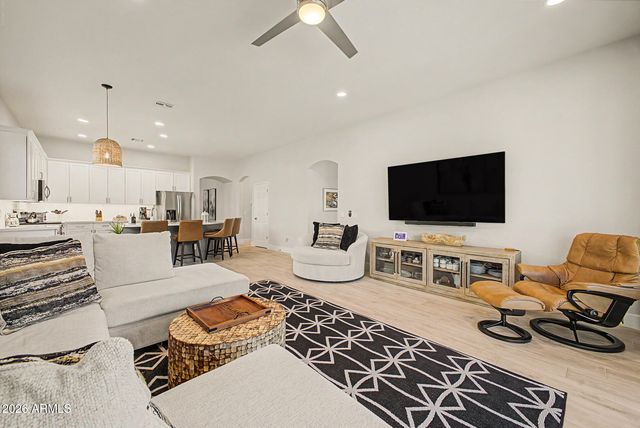 7236 W PARADISE Lane, Peoria, AZ 85382