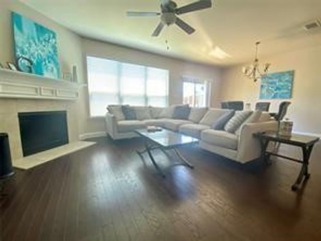 432 Hunt Drive, Lewisville, TX 75067