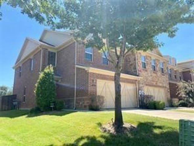 432 Hunt Drive, Lewisville, TX 75067