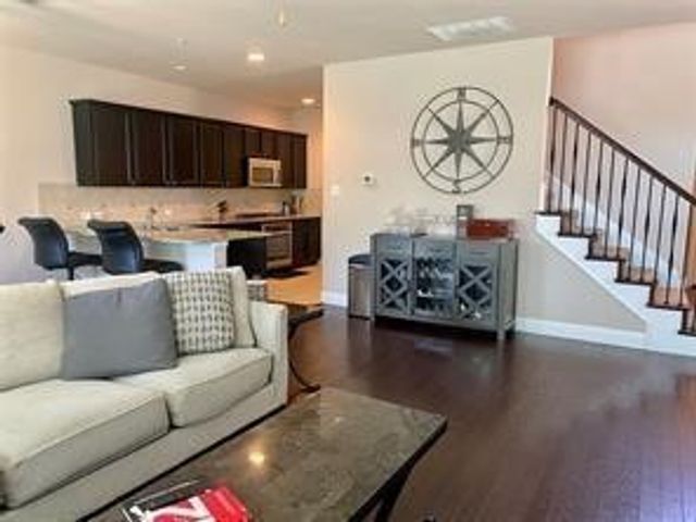 432 Hunt Drive, Lewisville, TX 75067