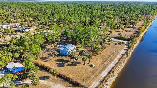 3925 14th AVE SE, Naples, FL 34117