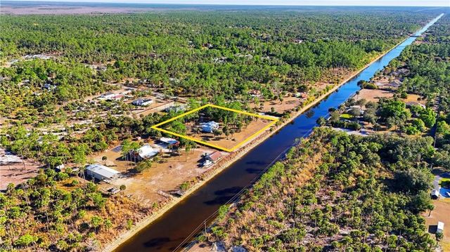 3925 14th AVE SE, Naples, FL 34117