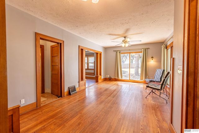 623 S Adams Street, Papillion, NE 68046
