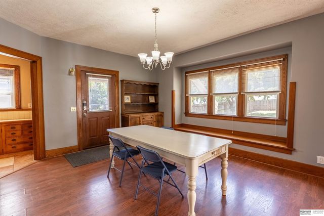 623 S Adams Street, Papillion, NE 68046