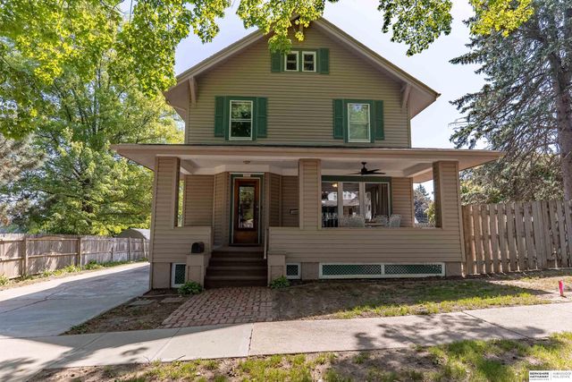 623 S Adams Street, Papillion, NE 68046