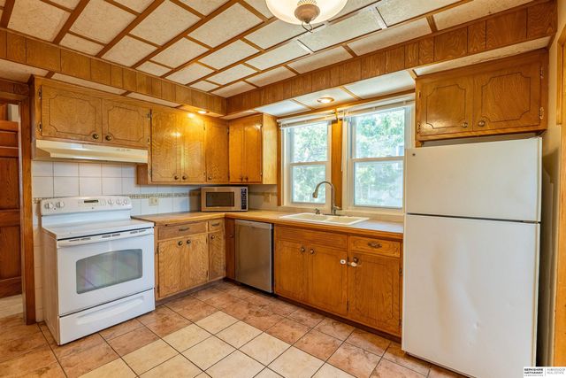 623 S Adams Street, Papillion, NE 68046