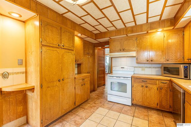 623 S Adams Street, Papillion, NE 68046