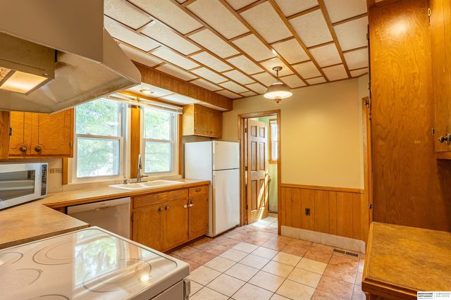 623 S Adams Street, Papillion, NE 68046