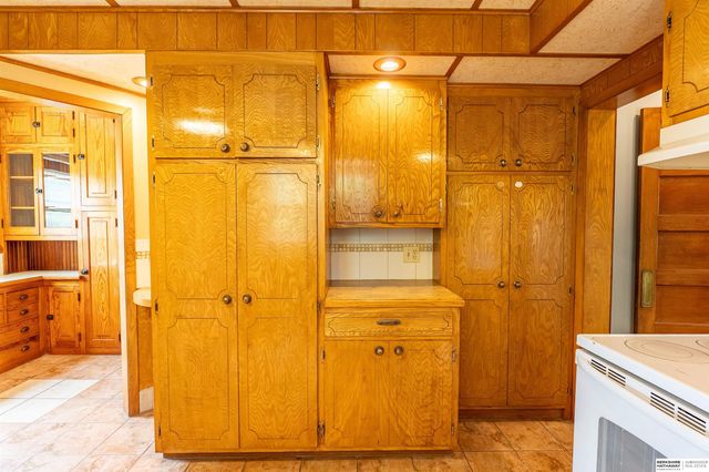 623 S Adams Street, Papillion, NE 68046