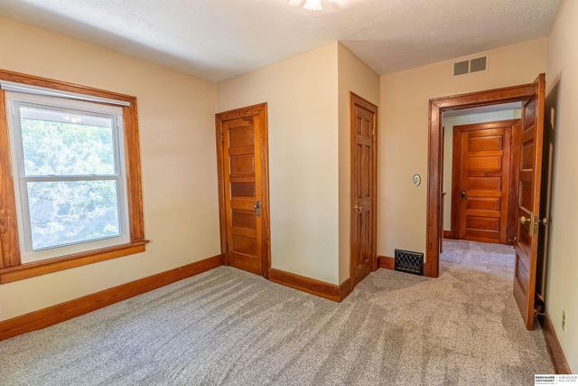 623 S Adams Street, Papillion, NE 68046