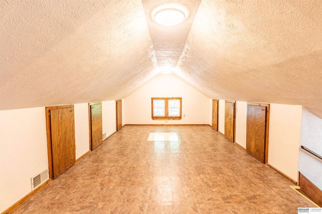 623 S Adams Street, Papillion, NE 68046