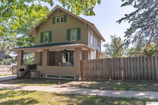 623 S Adams Street, Papillion, NE 68046