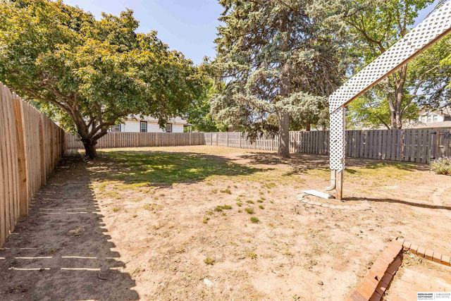623 S Adams Street, Papillion, NE 68046