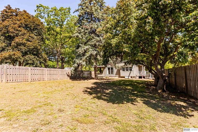 623 S Adams Street, Papillion, NE 68046