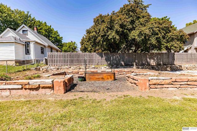 623 S Adams Street, Papillion, NE 68046