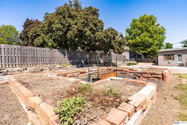 623 S Adams Street, Papillion, NE 68046