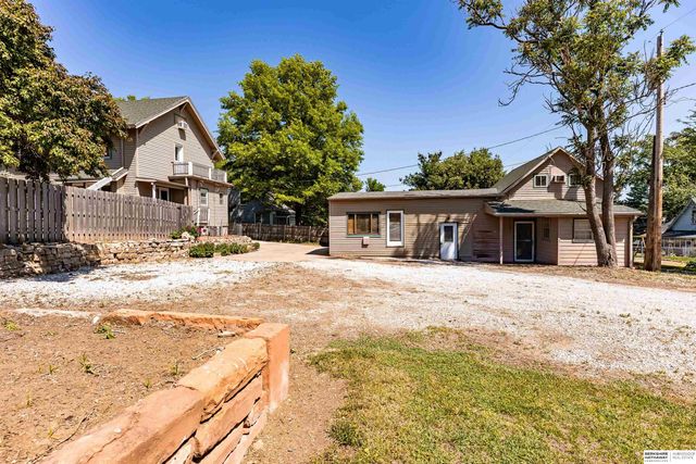 623 S Adams Street, Papillion, NE 68046