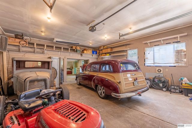 623 S Adams Street, Papillion, NE 68046