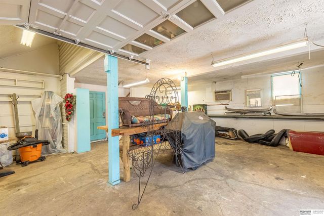 623 S Adams Street, Papillion, NE 68046