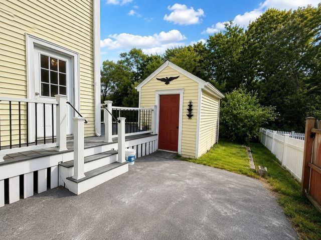 16 Hazelnut Pl 16, Dedham, MA 02026