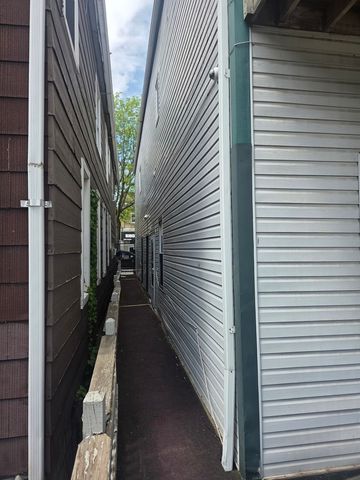 8729 S Commercial Avenue, Chicago, IL 60617
