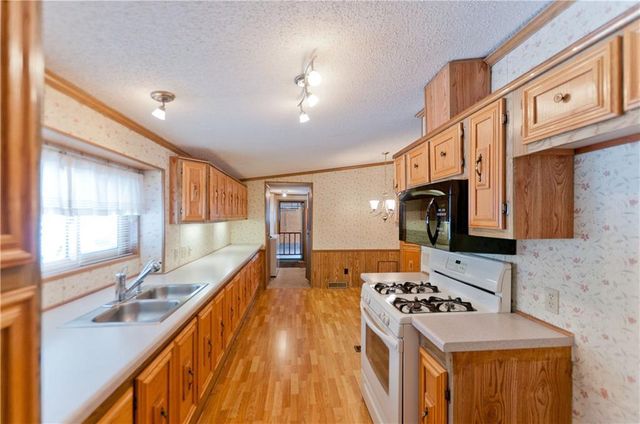 1412 Birchwood Lane, Eau Claire, WI 54703