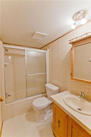 1412 Birchwood Lane, Eau Claire, WI 54703