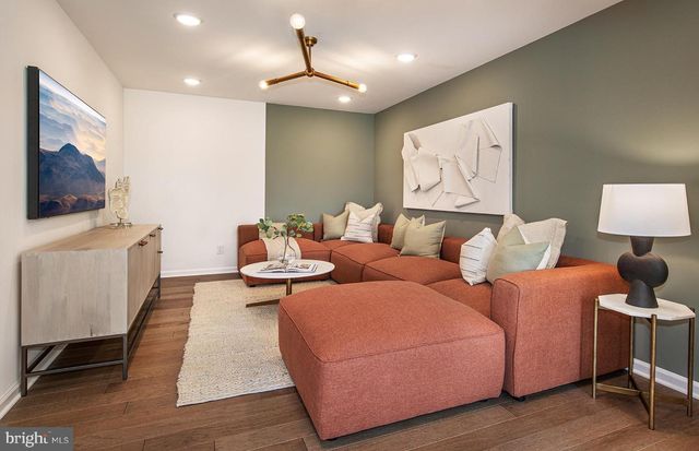 1004 MARQUIS LN, Jamison, PA 18929