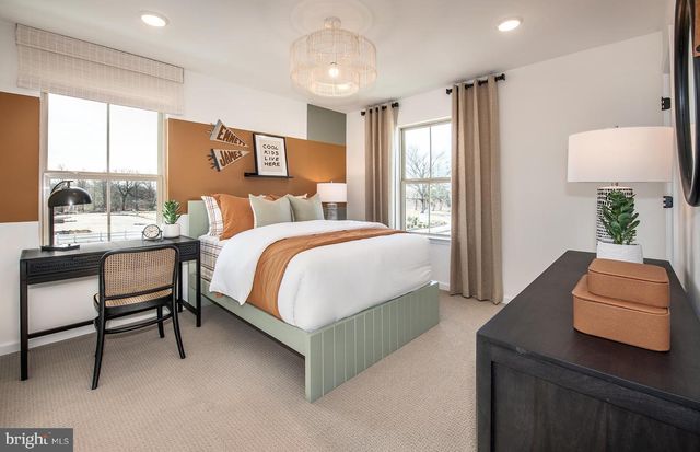 1004 MARQUIS LN, Jamison, PA 18929