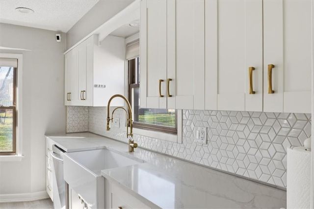 6705 E 126th Street, Grandview, MO 64030