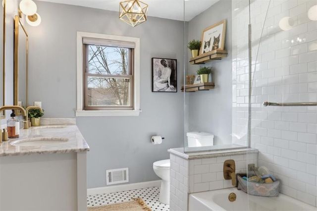 6705 E 126th Street, Grandview, MO 64030