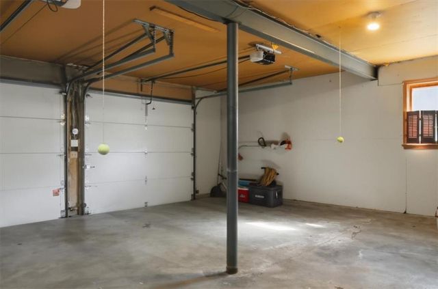 6705 E 126th Street, Grandview, MO 64030