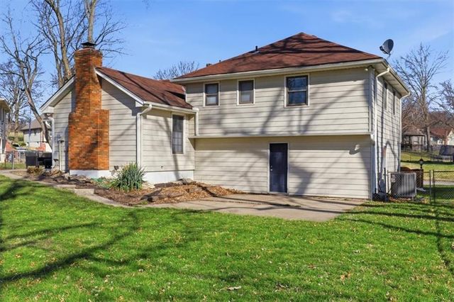6705 E 126th Street, Grandview, MO 64030