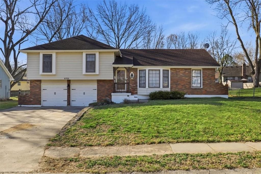 6705 E 126th Street, Grandview, MO 64030