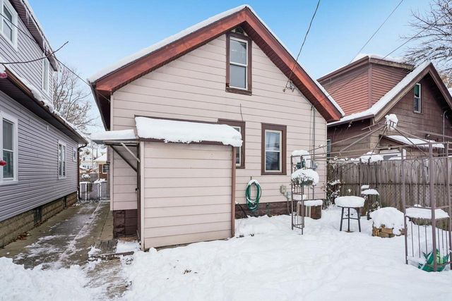 1514 S 57th STREET, West Allis, WI 53214