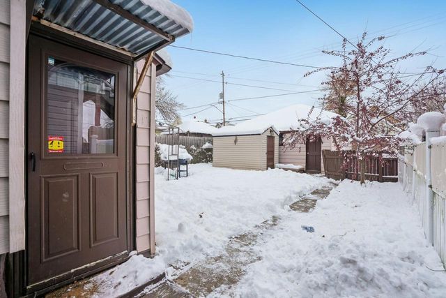 1514 S 57th STREET, West Allis, WI 53214