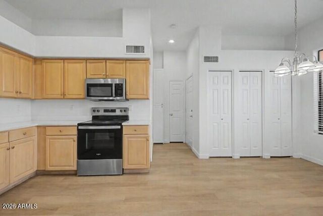 18816 N 3RD Avenue, Phoenix, AZ 85027