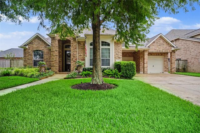 1541 Moncrey Avenue, League City, TX 77573