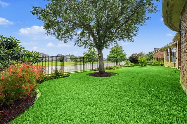1541 Moncrey Avenue, League City, TX 77573