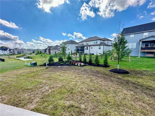 24207 W 58th Place, Shawnee, KS 66226