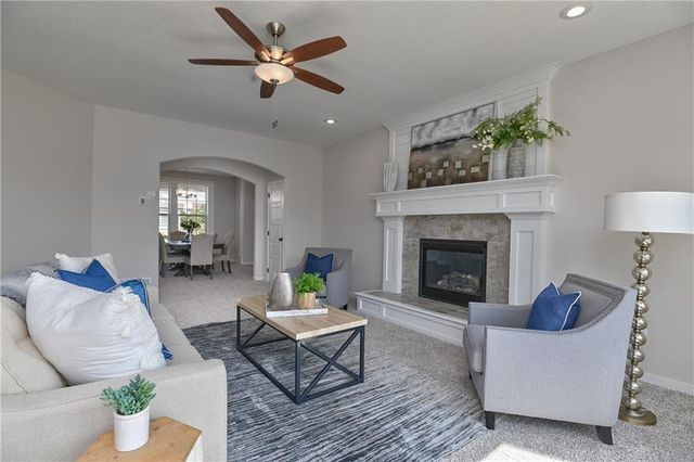 24207 W 58th Place, Shawnee, KS 66226